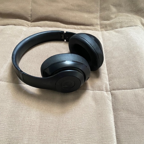 Dre Studio Beats Wireless Headphones - Picture 5 of 5
